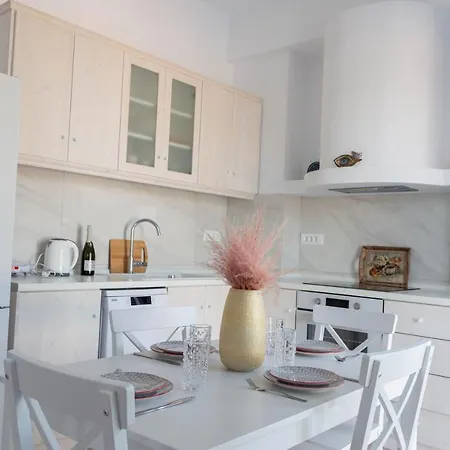 Iliousa Princess Psinthos